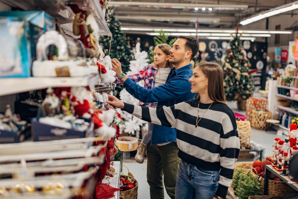 Families are set to rush to stores to get last-minute bits ahead of Christmas Day