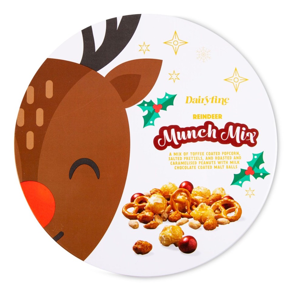 Or grab a snack fest with Aldi’s Reindeer Munch Mix