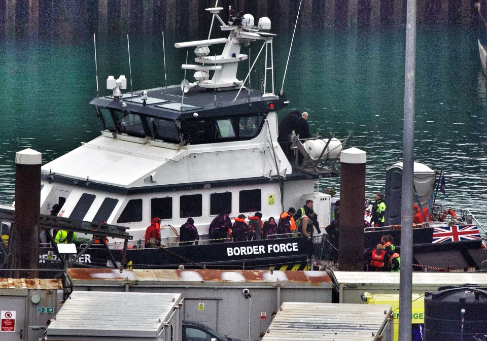 There were 400 more arrivals on small boats on Boxing Day, following a similar number on Christmas Day