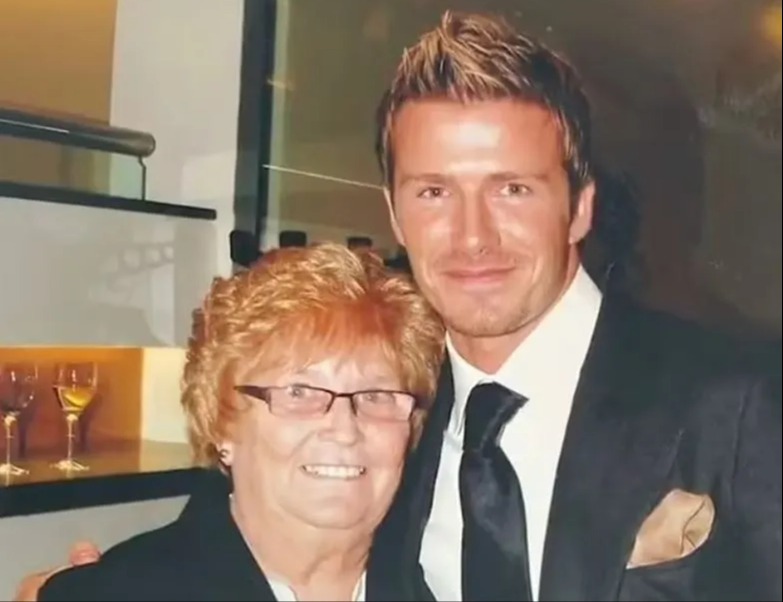 David Beckham has paid tribute to former Manchester United receptionist Kath Phipps