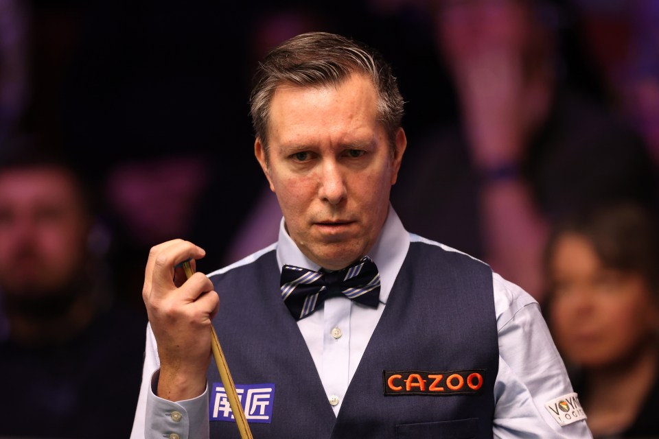 Dominic Dale once mocked White on a bus