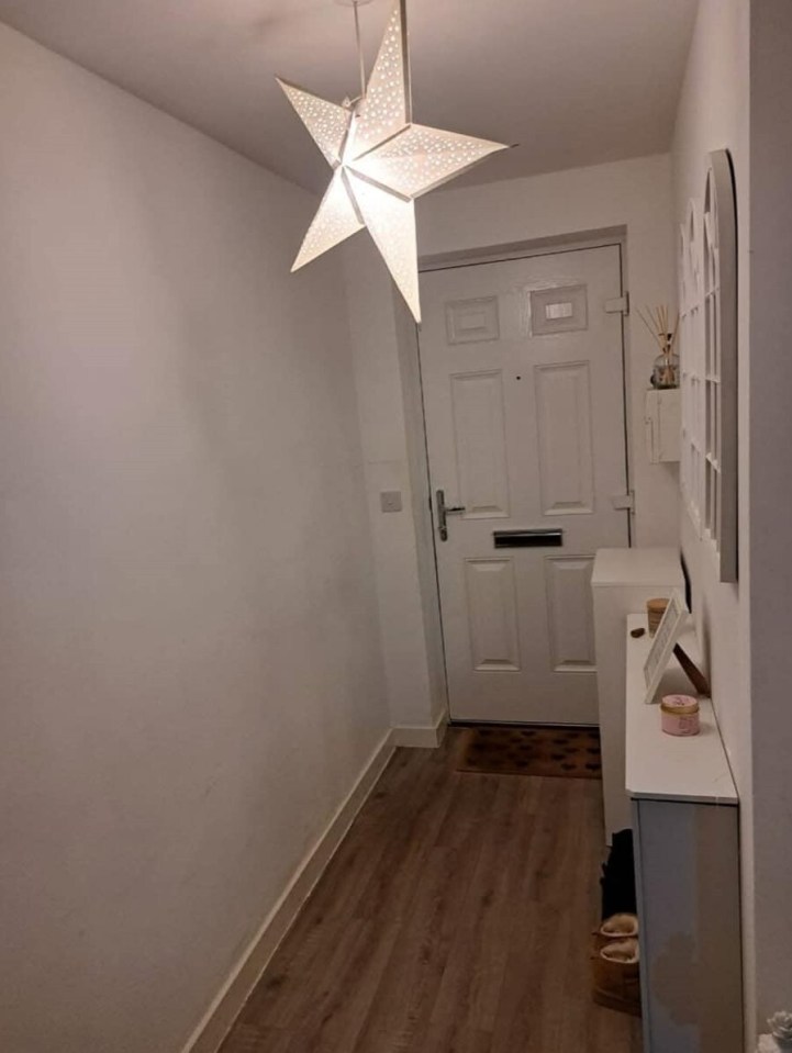 A DIY fan has revealed that thanks to bargain buys from Amazon, she was able to transform her hallway