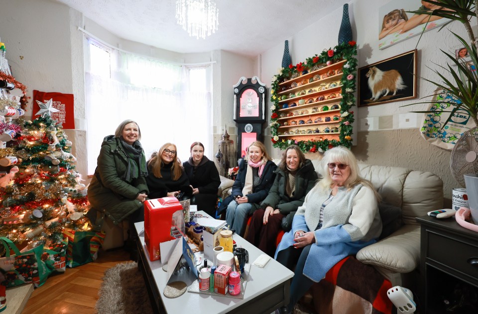 Visitors to Glenda's home come to sit on the iconic sofa beloved by Gwen and Stacey