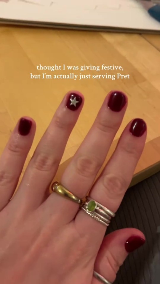 Ellan loved her new festive nails she got in time for Christmas