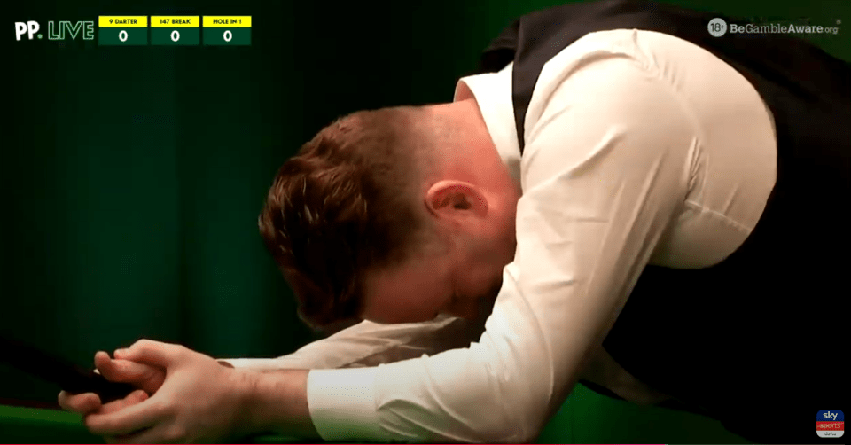 Murphy missed the brown to squander a great chance at a 147