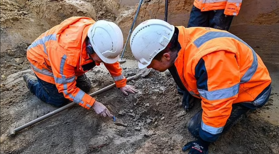 Archaeologists from ADC ArcheoProjecten during excavations at the Raadhuisplein square