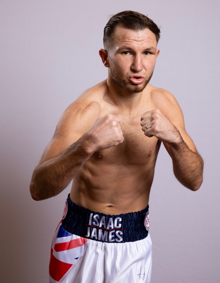 Isaac Lowe set to fight on huge December 21 fight card