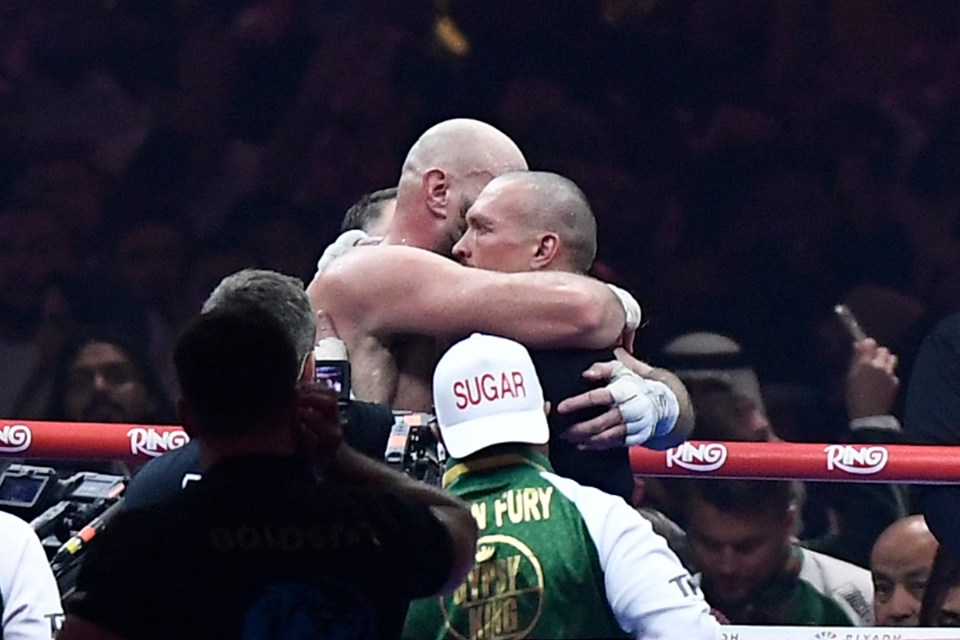 The two fighters hugged in the ring at the end