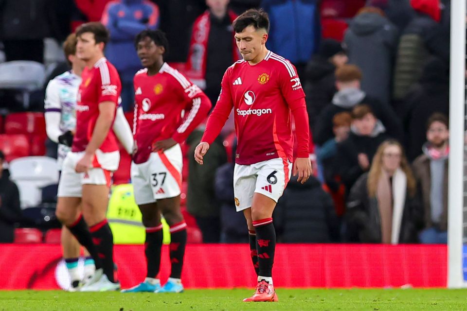 United's poor form saw them beaten 3-0 at home by Bournemouth on Sunday