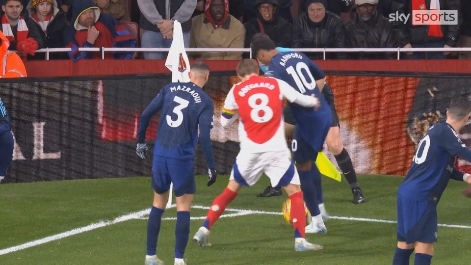 Marcus Rashford gave away a corner trying to flick the ball up to boot away