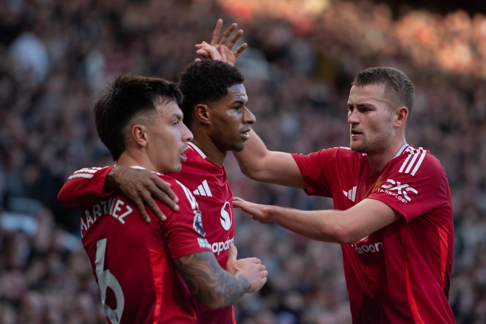 Manchester United beat Everton 4-0 last time out