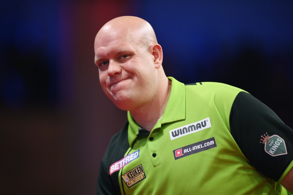 Van Gerwen should have won a lot more, claims ref Russ Bray