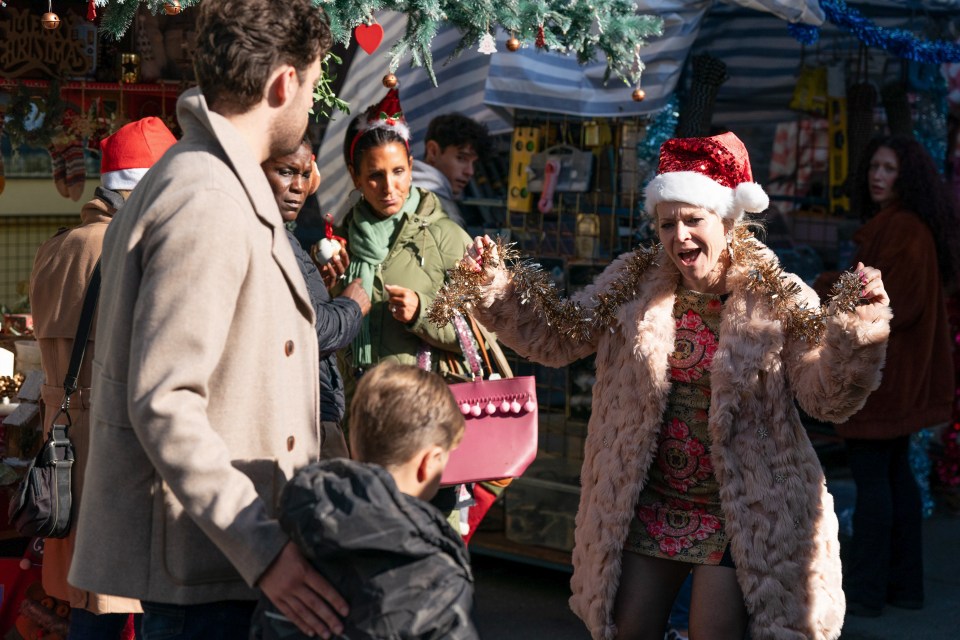 Linda Carter hits rock bottom with her drinking in EastEnders