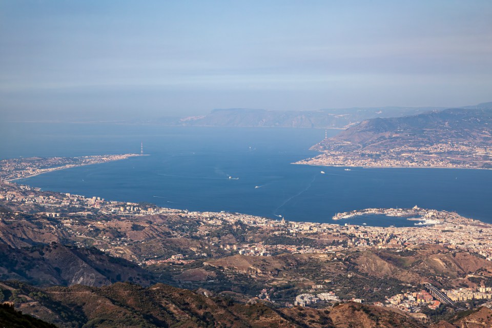 Panoramic view of the Strait of Messina, in the place planned for the construction of the bridge