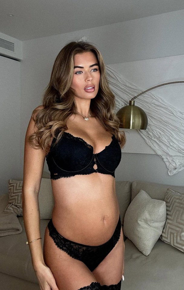 Arabella is expecting her baby with her businessman boyfriend Billy Henty