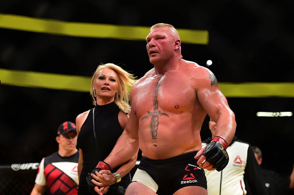 Sable supports husband Lesnar at UFC 200