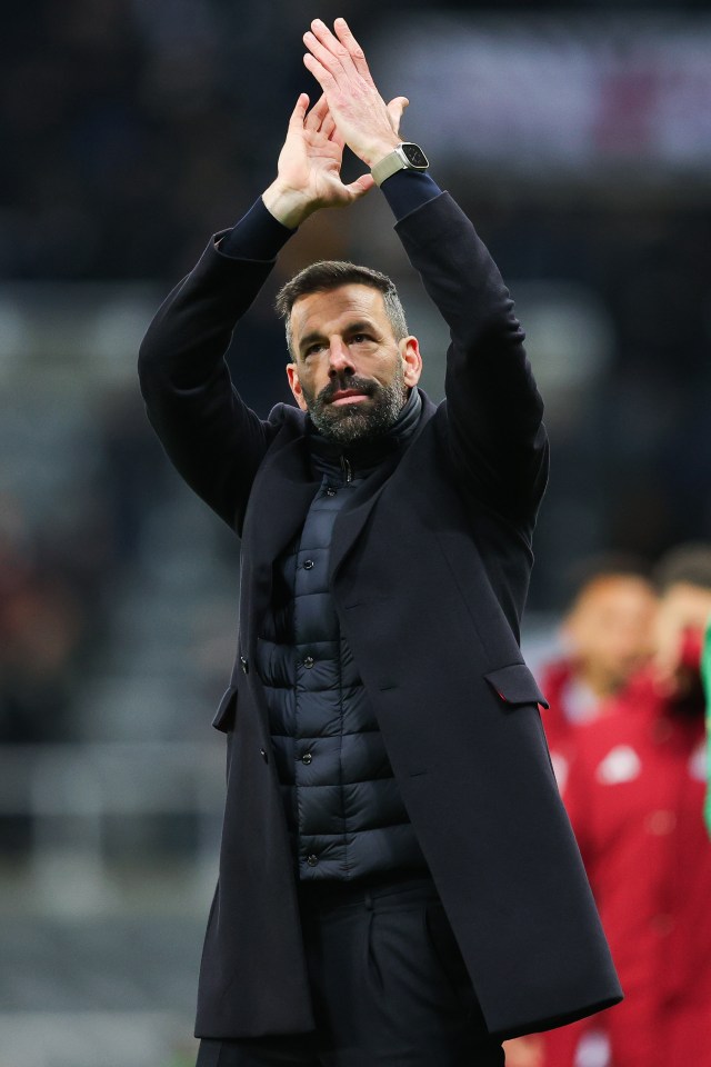 New chief Ruud van Nistelrooy saluted Leicester fans after defeat