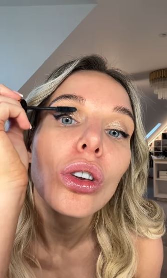 Furious Helen Flanagan has hit back at cruel trolls who asked ‘what have you done to your top lip’ in her latest video