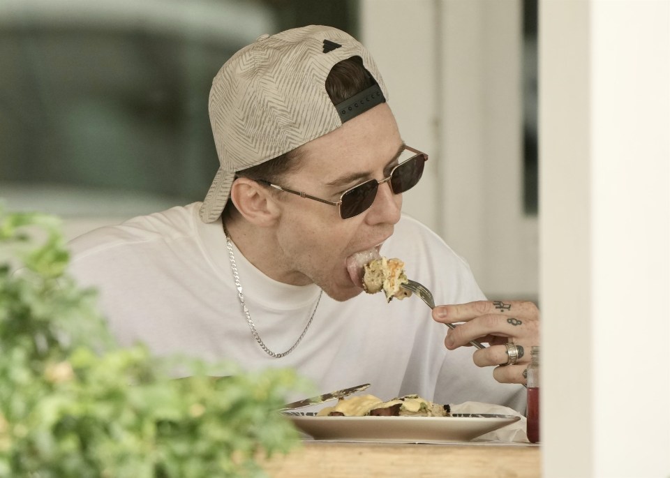 I’m A Celebrity winner Danny Jones enjoyed lunch at the Gold Coast with his family