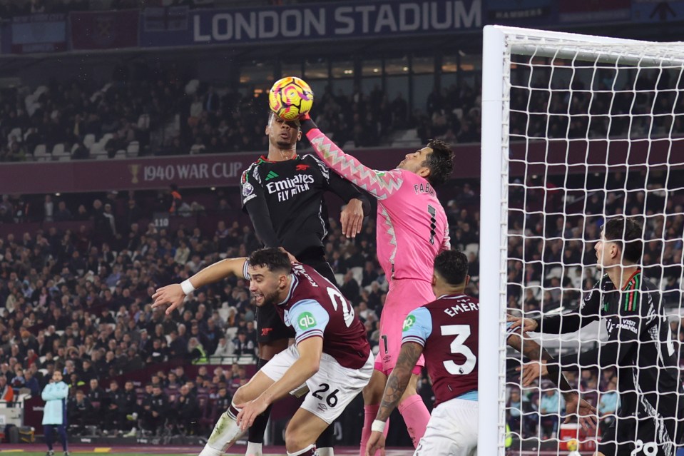 Arsenal picked up a controversial victory over West Ham