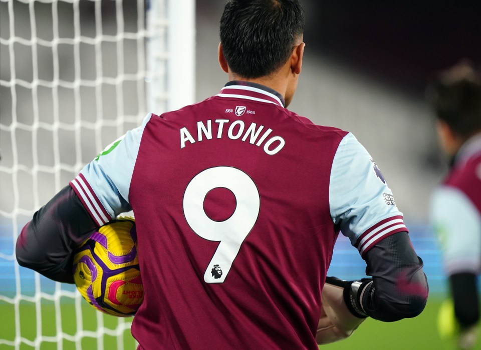 West Ham players showed their support to Michail Antonio during the warm-up before their Premier League clash with Wolves