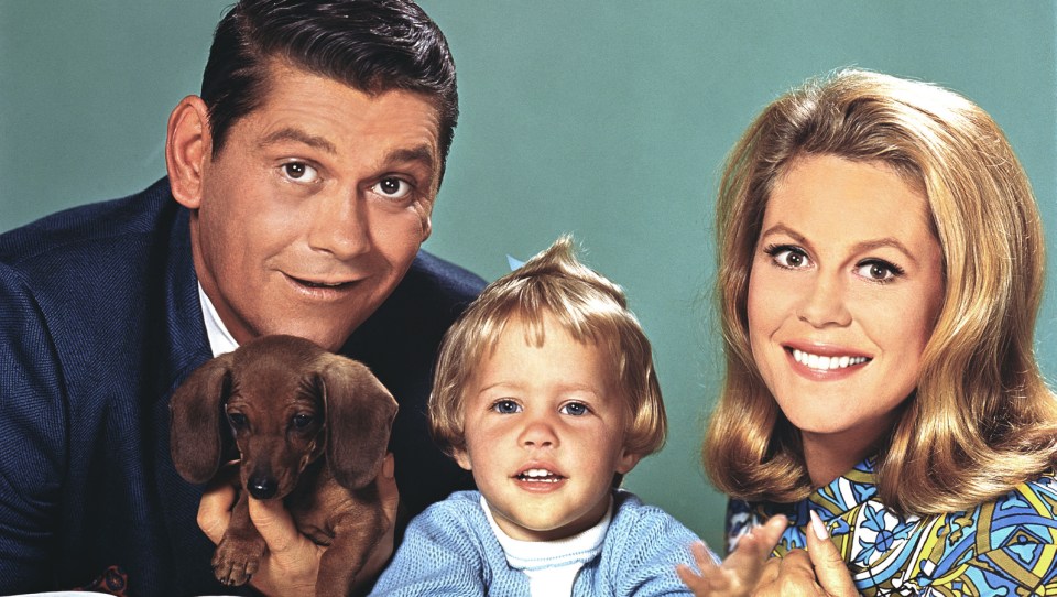 Cast photo of Bewitched: Dick York, Erin Murphy, and Elizabeth Montgomery.