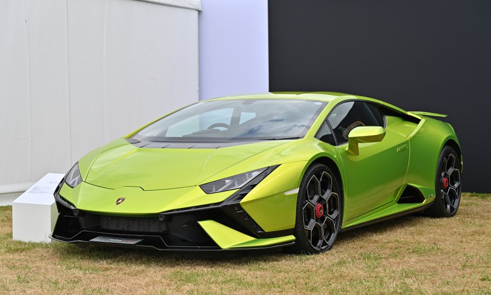 Lime green Lamborghini Huracán Tecnica at Salon Privé 2023.