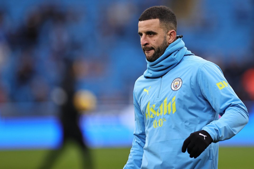 Kyle Walker of Manchester City warming up.