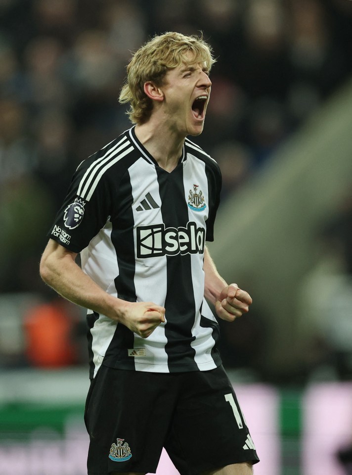 Anthony Gordon of Newcastle United celebrates scoring a goal.