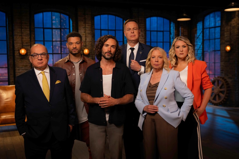 Dragons' Den S22,09-01-2025,(l-r) Touker Suleyman, Steven Bartlett, Joe Wicks, Peter Jones, Deborah Meaden, Sara Davies,BBC Studios,Simon Pantling