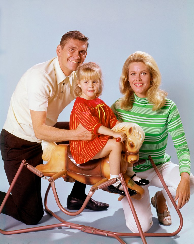 Dick York, Erin Murphy, and Elizabeth Montgomery from Bewitched, season five promotional photo.