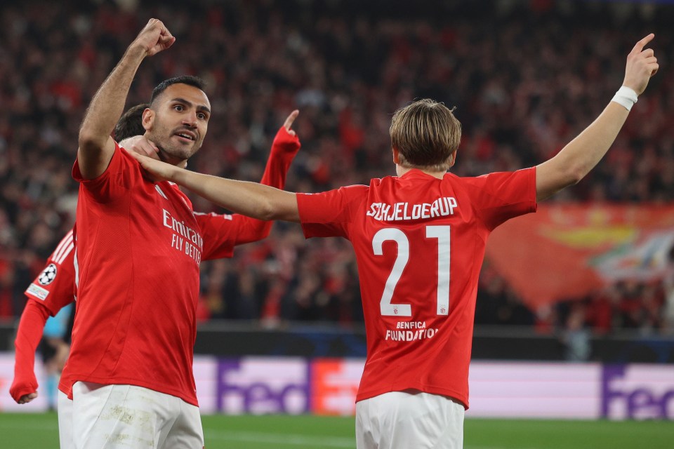 epa11842910 Benfica's Pavlidis celebrates a goal against Barcelona during their UEFA Champions League soccer match held at Luz Stadium in Lisbon, Portugal, 21 January 2025. EPA/TIAGO PETINGA