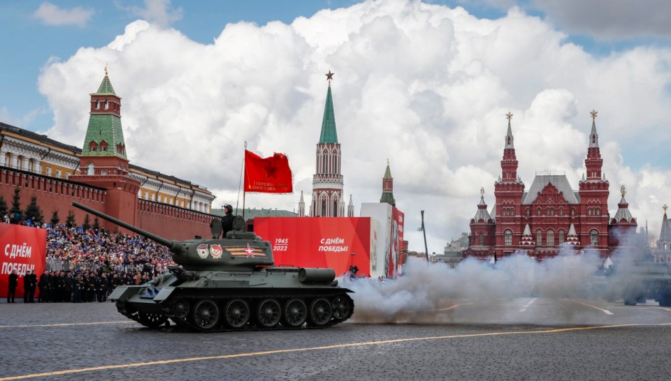 epa09936410 A Soviet-era T-34 tank takes part in the Victory Day military parade in the Red Square in Moscow, Russia, 09 May 2022. Russia marks Victory Day, Nazi Germany's unconditional surrender in World War II, with the annual parade in Moscow's Red Square on 09 May, after more than two months of attacks on Ukraine. EPA/YURI KOCHETKOV