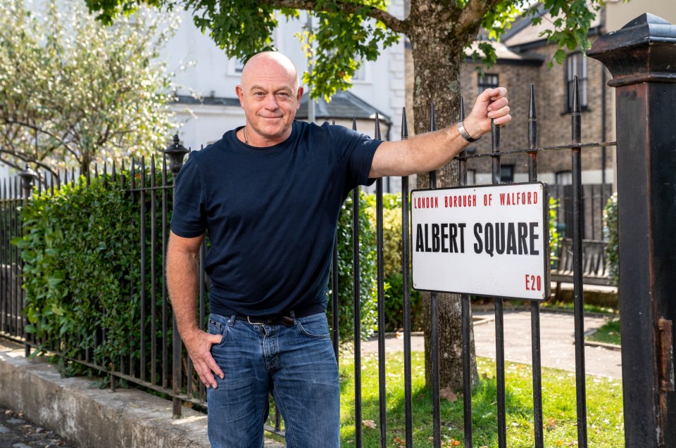 Ross Kemp at the Albert Square sign.