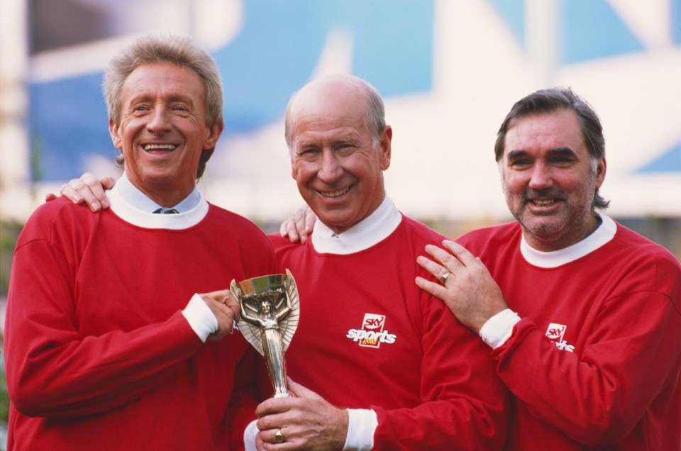 LONDON, UNITED KINGDOM - NOVEMBER 01: Manchester United football legends Denis Law (l) Bobby Charlton and George Best (r) pictured at the launch of the Sky Sports Gold channel in 1995. (Photo by Phil Cole/Allsport/Getty Images) Sir Bobby Charlton, England World Cup winner and Manchester United legend dies Aged 86.