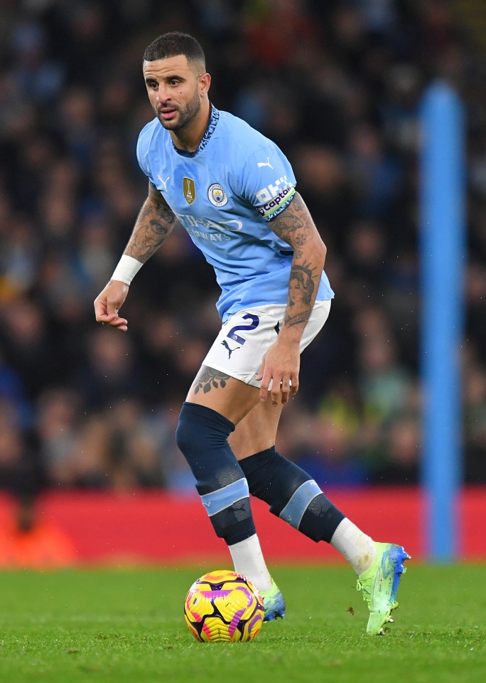 MANCHESTER, ENGLAND - DECEMBER 15: Manchester City's Kyle Walker during the Premier League match between Manchester City FC and Manchester United FC at Etihad Stadium on December 15, 2024 in Manchester, England. (Photo by Dave Howarth - CameraSport via Getty Images)