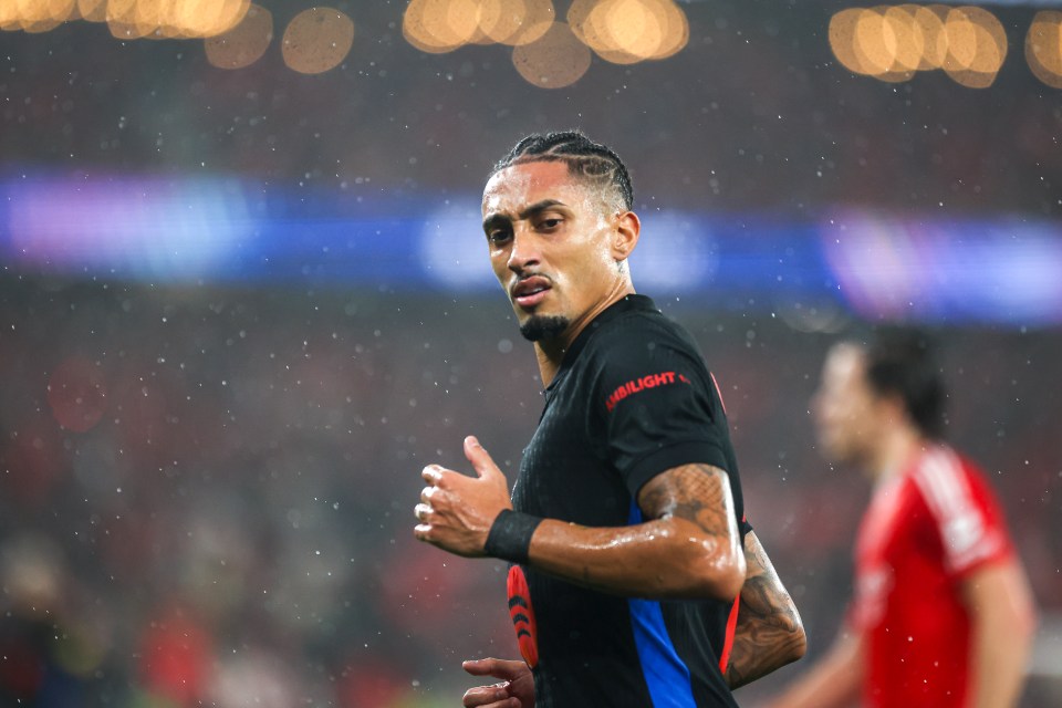 LISBON, PORTUGAL - JANUARY 21: Raphinha of Barcelona looks on during the UEFA Champions League 2024/25 League Phase MD7 match between SL Benfica and FC Barcelona at Estadio Da Luz on January 21, 2025 in Lisbon, Portugal. (Photo by Valter Gouveia/Sports Press Photo/Getty Images)