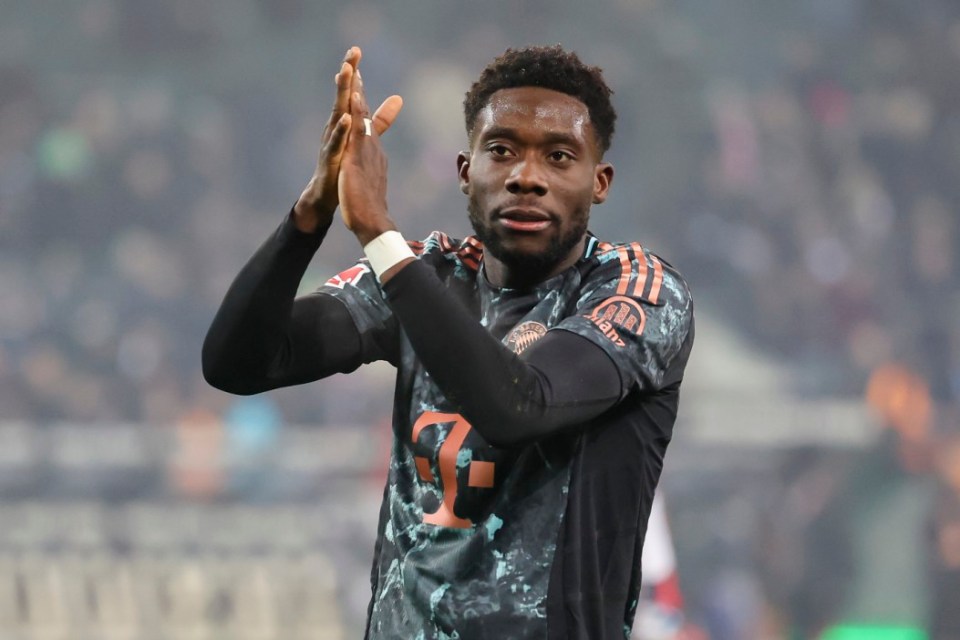 Alphonso Davies of Bayern Muenchen cheers during the Bundesliga match between Borussia MÃ¶nchengladbach and FC Bayern MÃ¼nchen at Stadium in Borussia-Park on January 11, 2025 in MÃ¶nchengladbach, Germany. (Photo by GSI/Icon Sport via Getty Images)