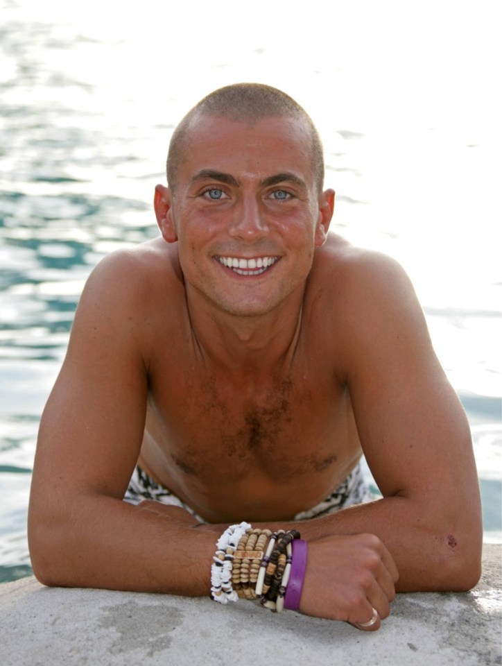 Daily Star Special - Celebrity Love Island - Paul Danan in Fiji. 19.6.2005 Picture by Tim Merry¿..-----..Daily Star Special - Celebrity Love Island - Paul Danan in Fiji. 19.6.2005 Picture by Tim Merry¿