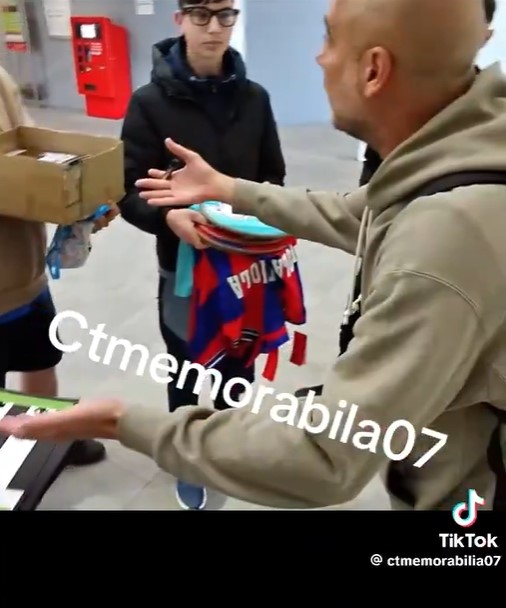 Pep Guardiola telling autograph hunters to "live your life."