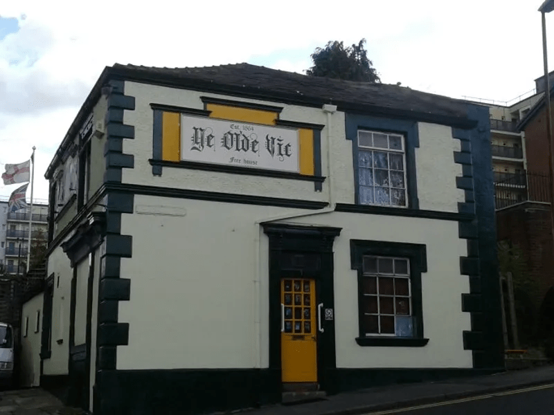 Ye Olde Vic free house.