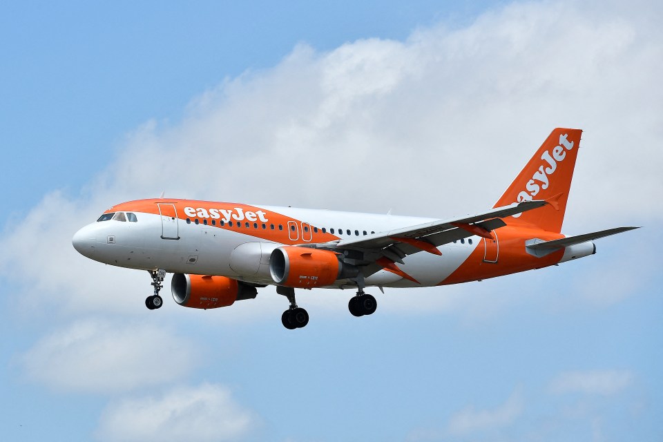 EasyJet airplane in flight.