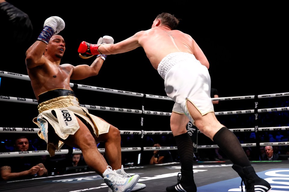 Darren Till (right) boxing Anthony Taylor.