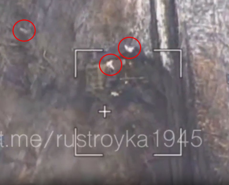 Despite Russian claims, the crew of the tank was clearly seen escaping