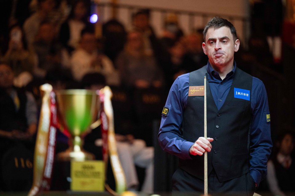 Ronnie O'Sullivan at the 2024 Macao Snooker Masters.