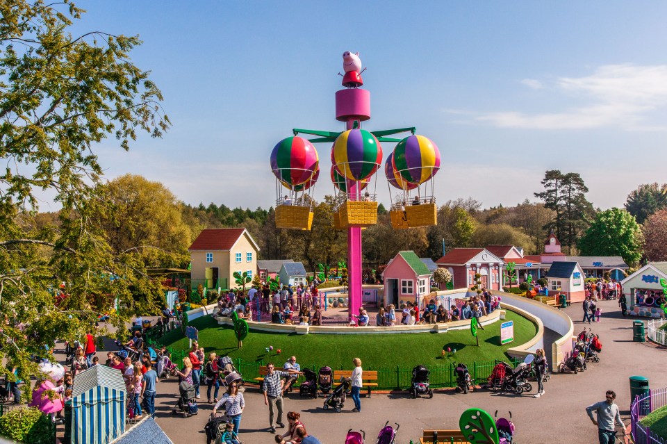 Peppa Pig balloon ride at an amusement park.