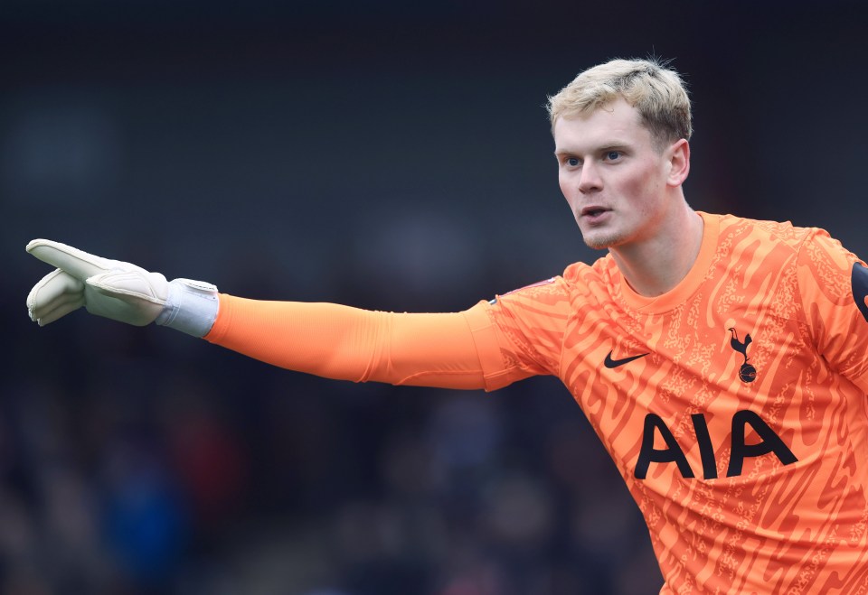 Antonin Kinsky, Tottenham Hotspur goalkeeper, directing play.