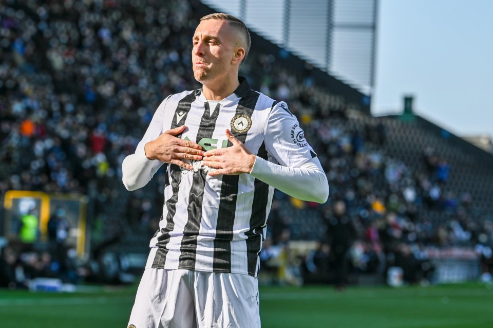 Gerard Deulofeu of Udinese celebrating a goal.