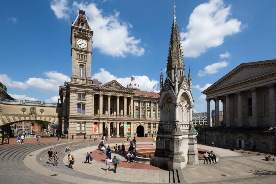 Birmingham Museum & Art Gallery and the Town Hall in Chamberlain Square.