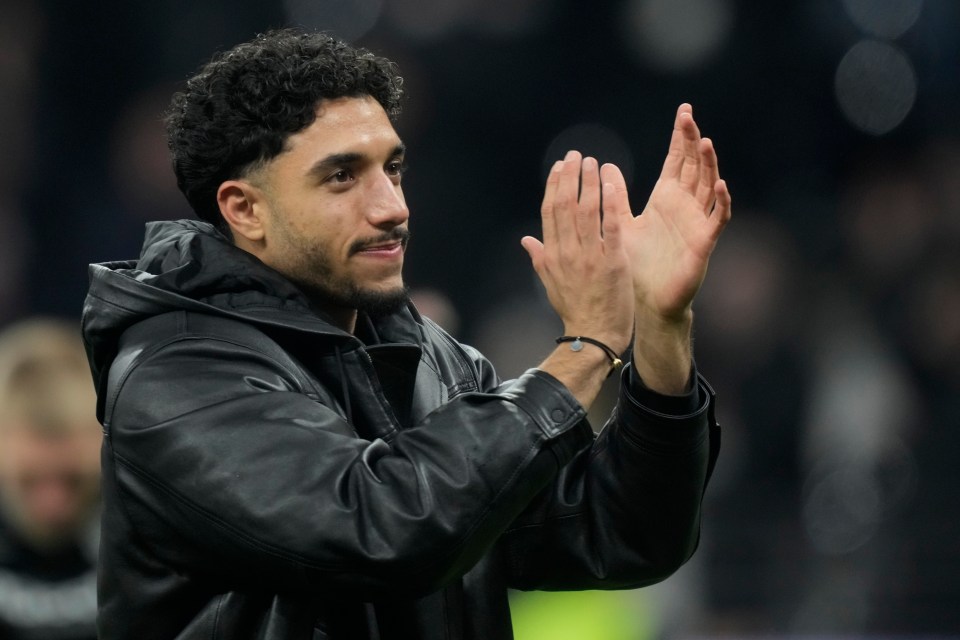 Omar Marmoush of Eintracht Frankfurt applauding fans.